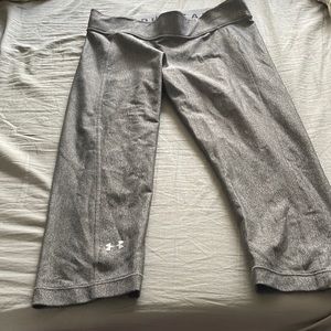 Under Armour Gray Heatgear Yoga Pants size Large